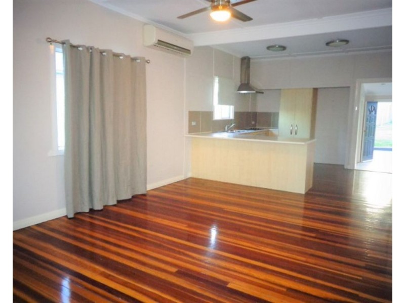 30 Brooks Street, Camp Hill QLD 4152