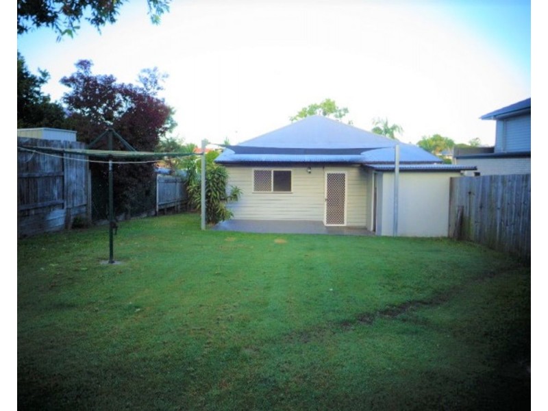 30 Brooks Street, Camp Hill QLD 4152