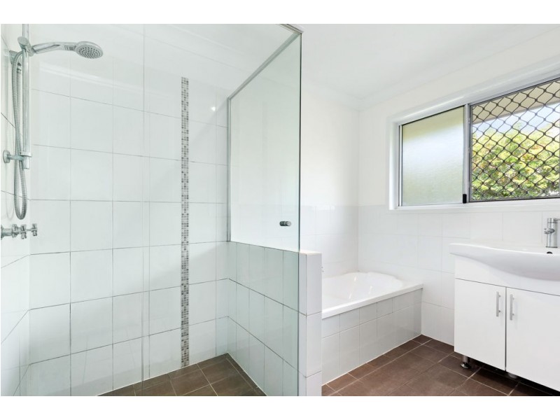 8 Gilgo Street, Wishart QLD 4122