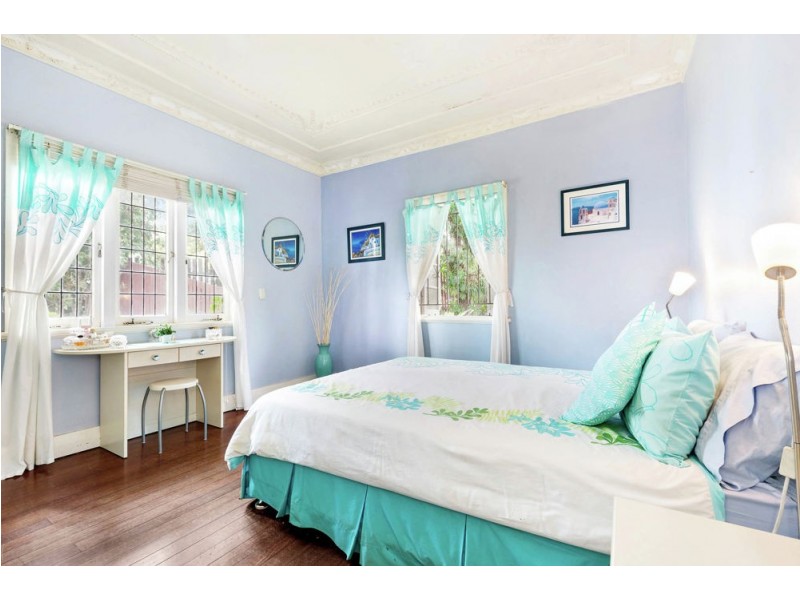 4 Bartlett Street, Morningside QLD 4170