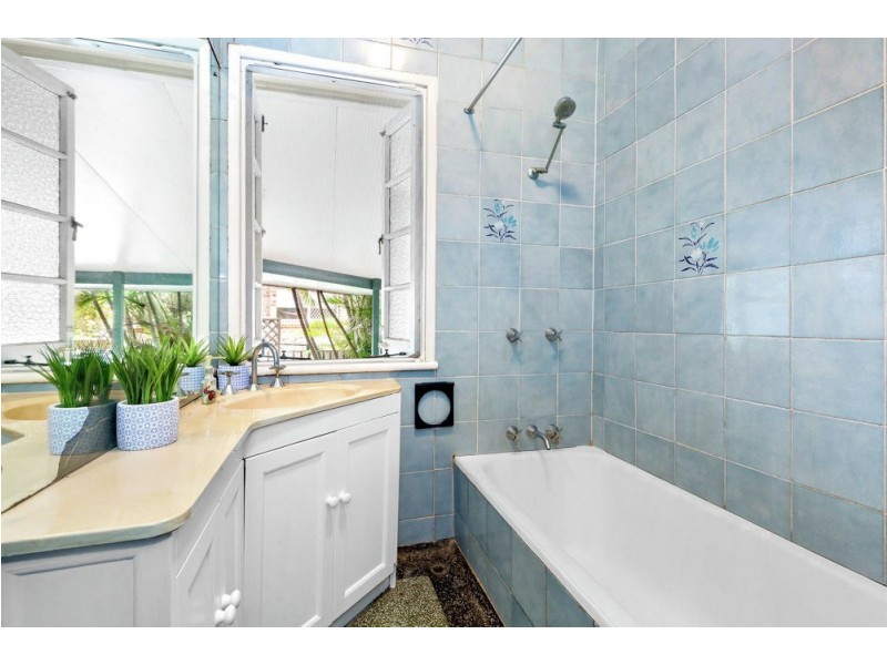 4 Bartlett Street, Morningside QLD 4170