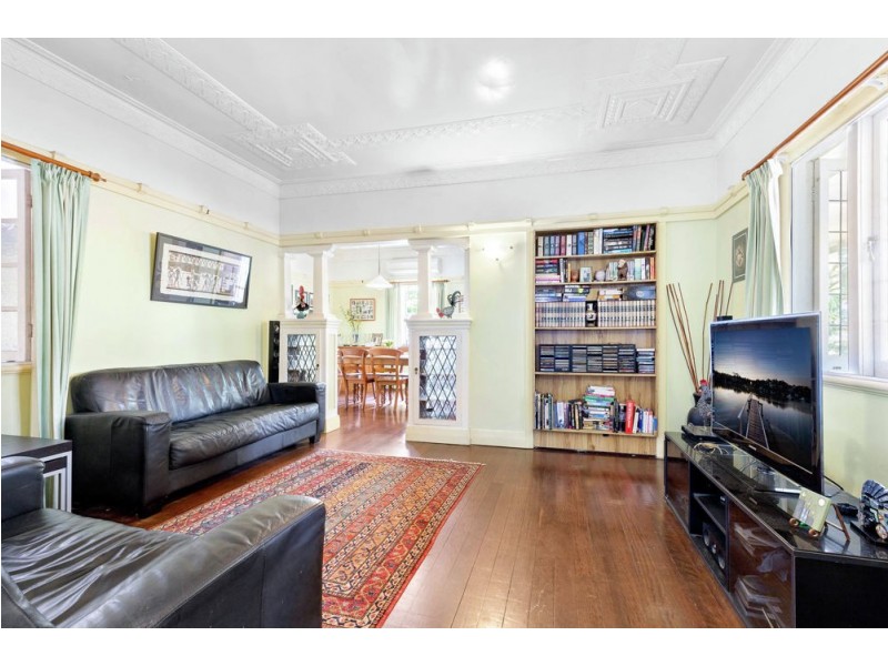 4 Bartlett Street, Morningside QLD 4170