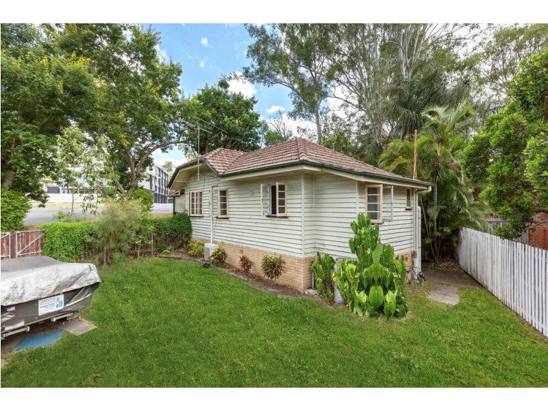 4 Bartlett Street, Morningside QLD 4170