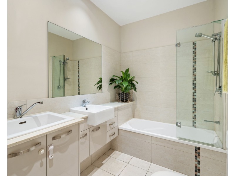 2/9 Zenith Avenue, Chermside QLD 4032