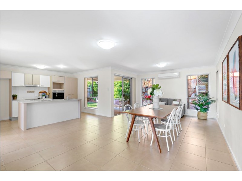18 Whitsunday Place, Redland Bay QLD 4165