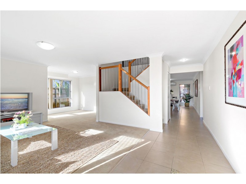 18 Whitsunday Place, Redland Bay QLD 4165