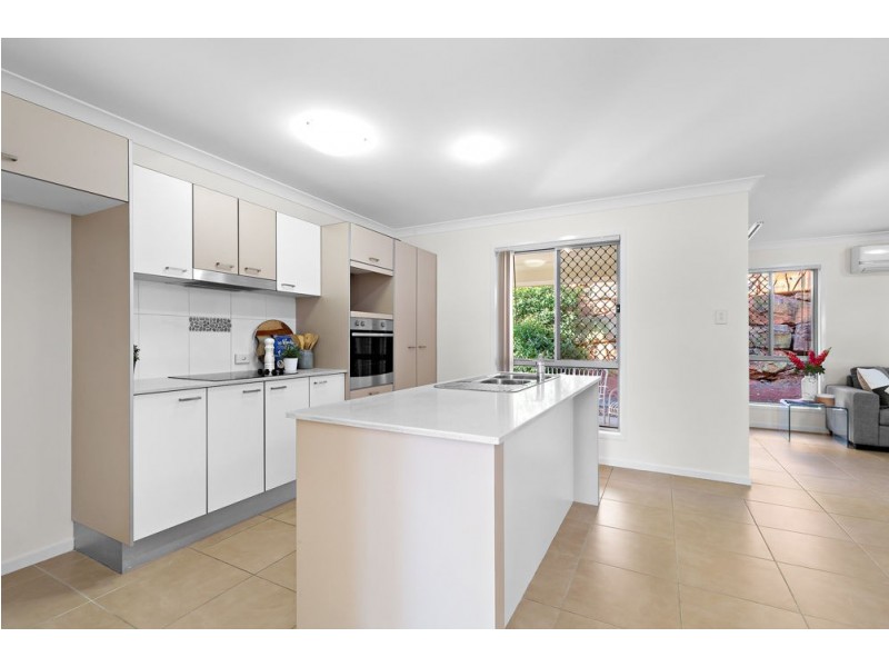 18 Whitsunday Place, Redland Bay QLD 4165