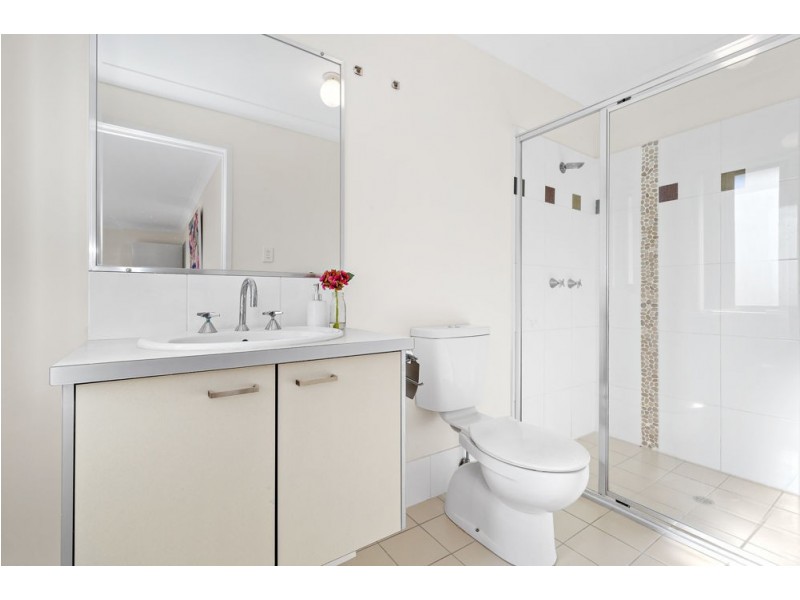 18 Whitsunday Place, Redland Bay QLD 4165