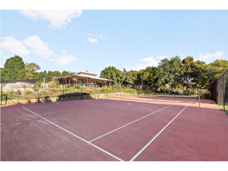 18 Whitsunday Place, Redland Bay QLD 4165