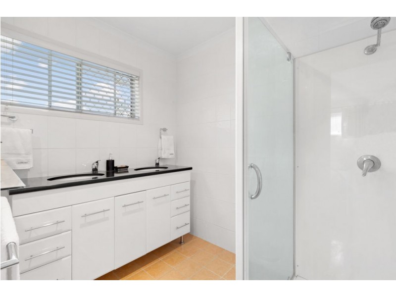 5 Colombo Street, Wishart QLD 4122