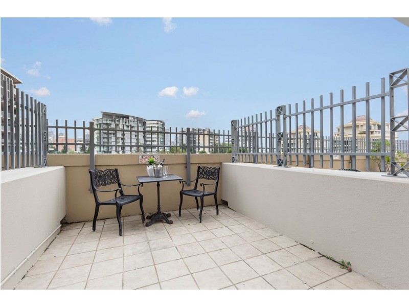 416/188 Shafston Avenue, Kangaroo Point QLD 4169