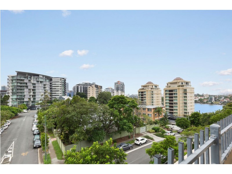 416/188 Shafston Avenue, Kangaroo Point QLD 4169