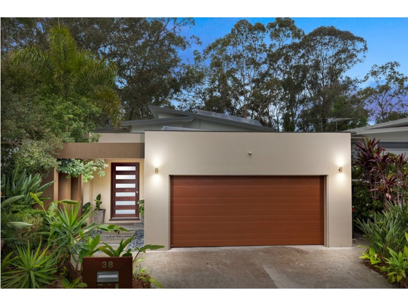 38 Lomandra Place, Chapel Hill QLD 4069