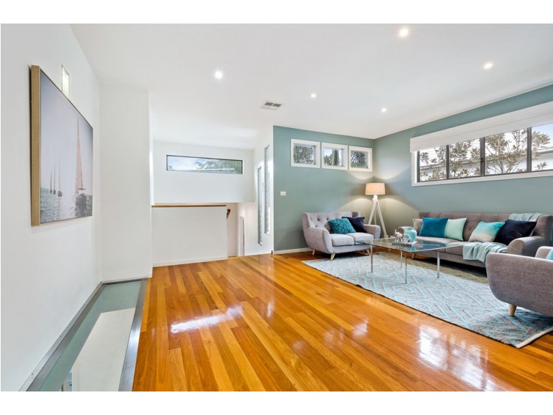 38 Lomandra Place, Chapel Hill QLD 4069
