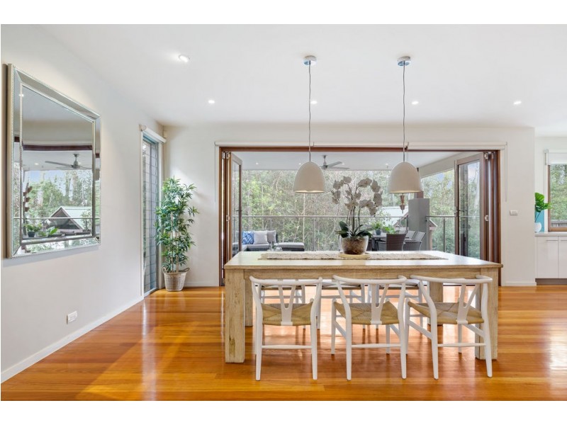 38 Lomandra Place, Chapel Hill QLD 4069
