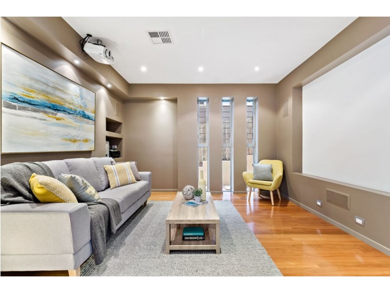 38 Lomandra Place, Chapel Hill QLD 4069