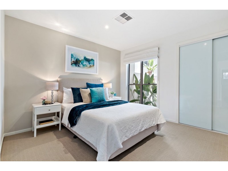 38 Lomandra Place, Chapel Hill QLD 4069