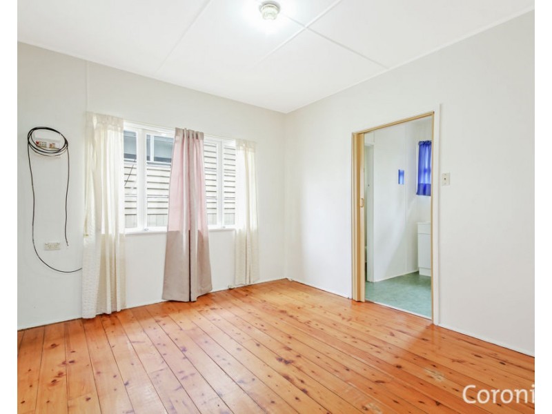 19 Ingleston St, Wynnum West QLD 4178