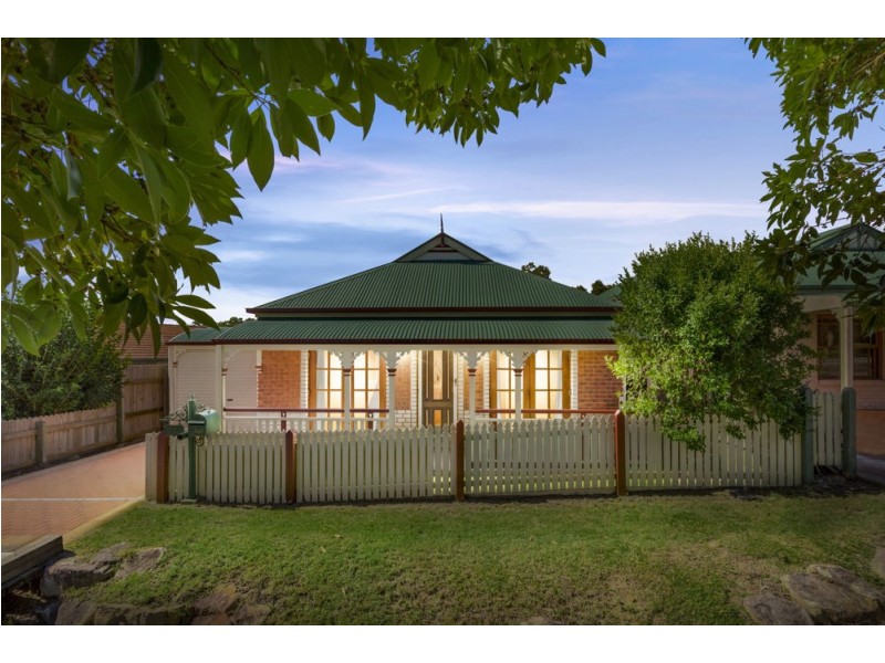 10 Simpson Way, Forest Lake QLD 4078