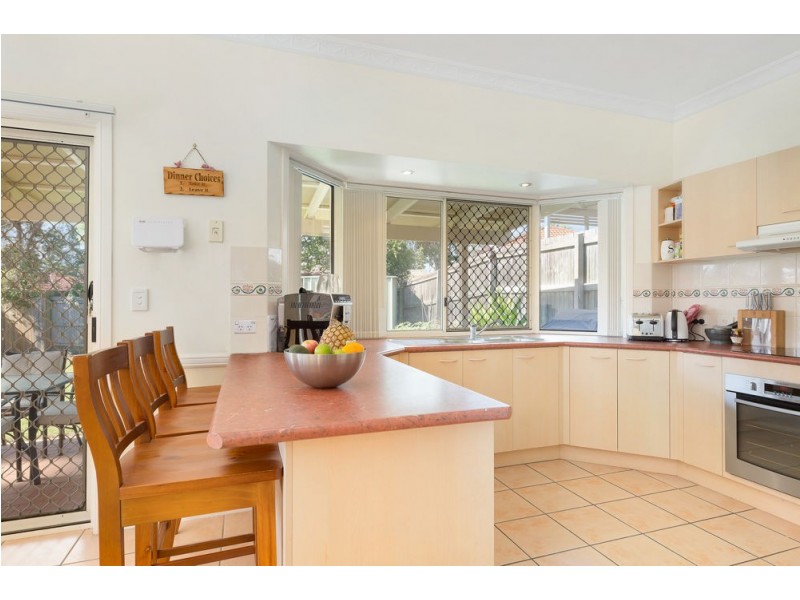 10 Simpson Way, Forest Lake QLD 4078