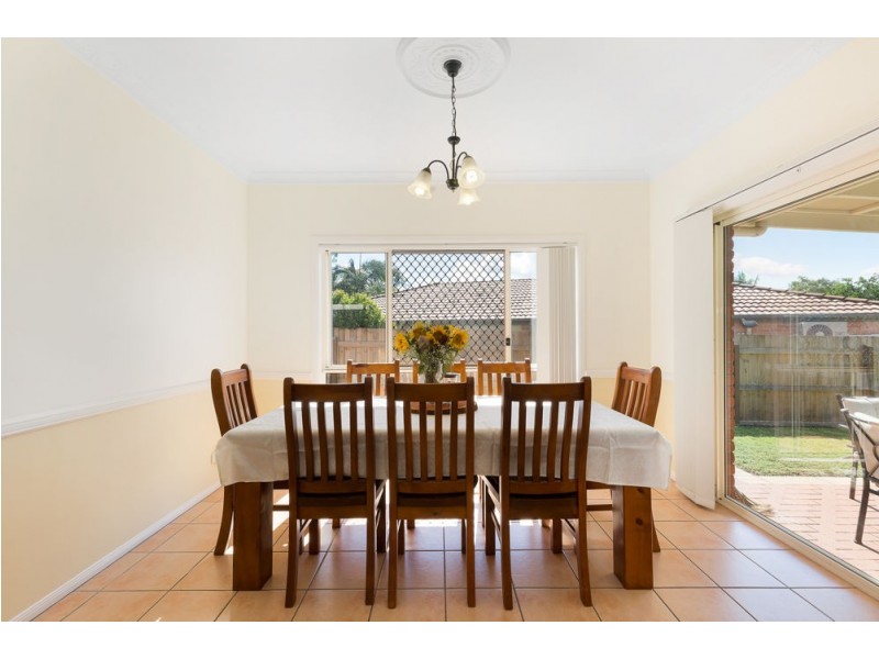 10 Simpson Way, Forest Lake QLD 4078