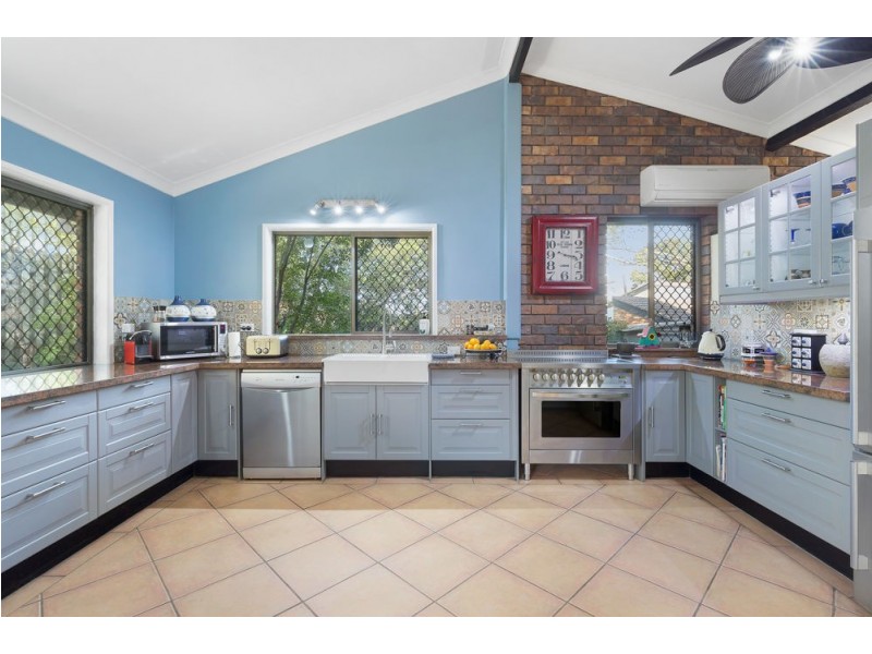 12 Mandy Street, Wishart QLD 4122