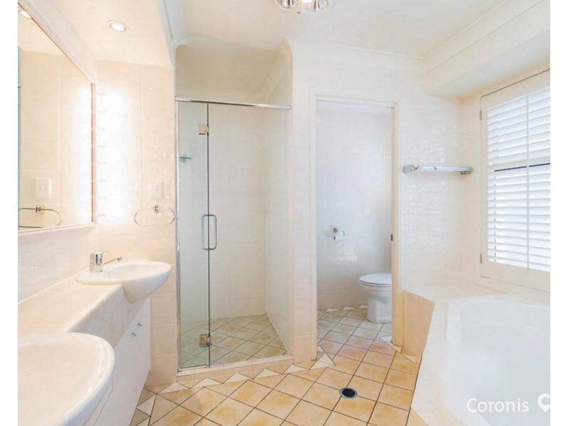 50 Flame Tree Crescent, Carindale QLD 4152