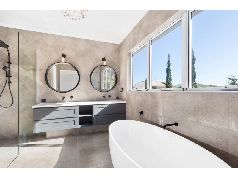 46 Victoria Street, Balmoral QLD 4171