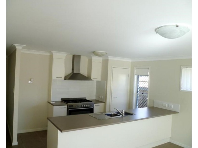 22 Bailey Street, Wakerley QLD 4154