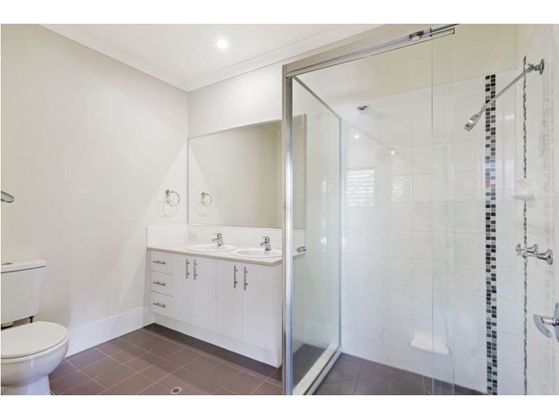 54 The Promenade, Camp Hill QLD 4152