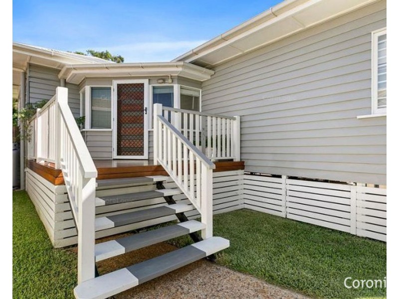 38 McCurley St, Wynnum West QLD 4178