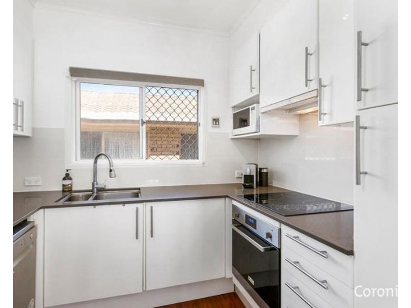 38 McCurley St, Wynnum West QLD 4178