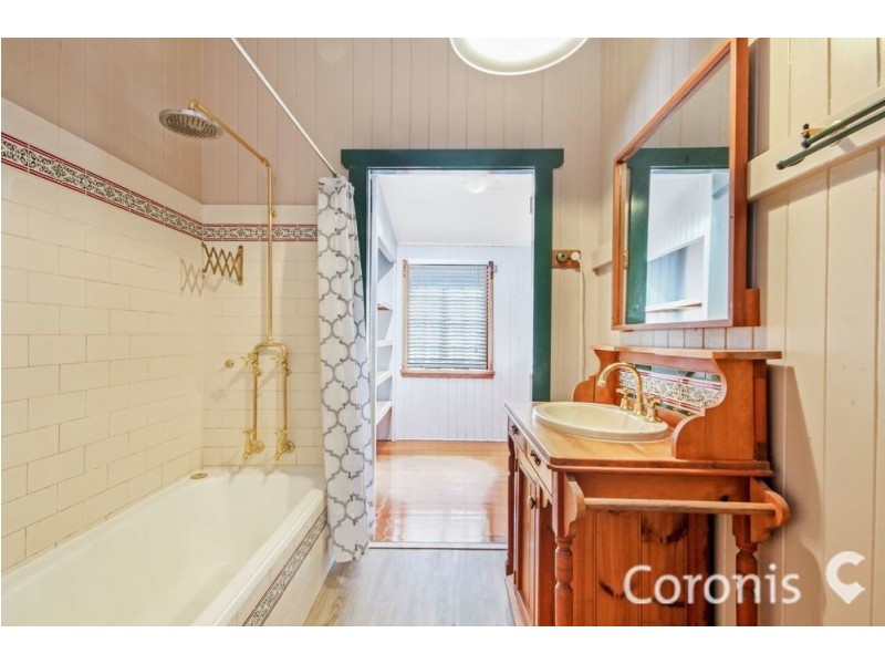 12 Pampling Street, Camp Hill QLD 4152