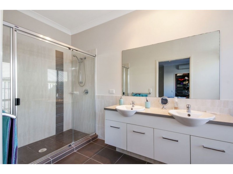 58 Taylor Place, Mackenzie QLD 4156