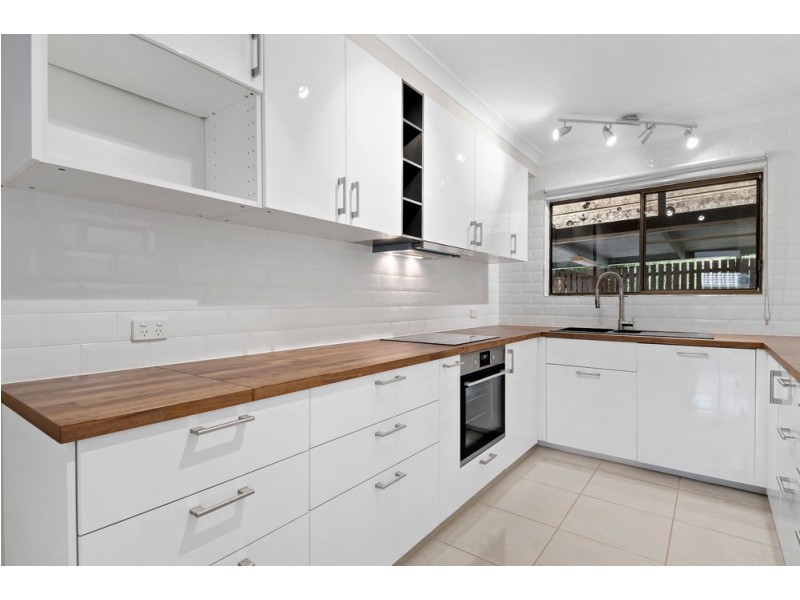 16 Chelva Street, Wishart QLD 4122