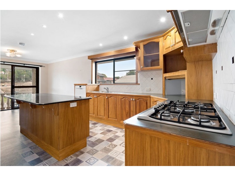 16 Chelva Street, Wishart QLD 4122