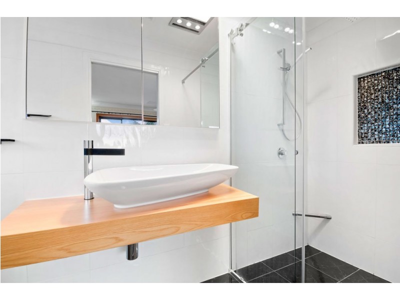 16 Chelva Street, Wishart QLD 4122