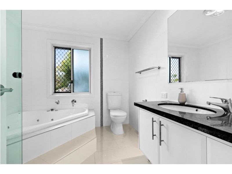 24 Friend Street, Wakerley QLD 4154