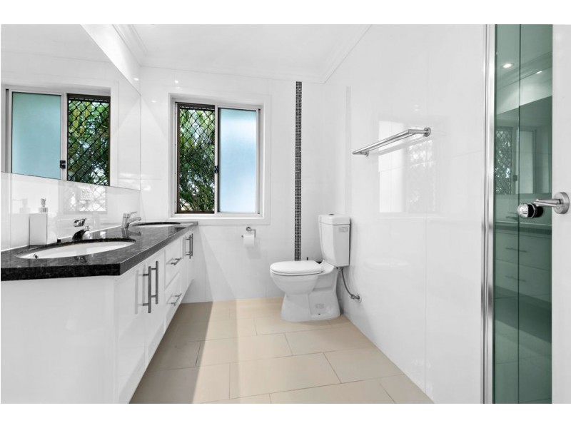 24 Friend Street, Wakerley QLD 4154