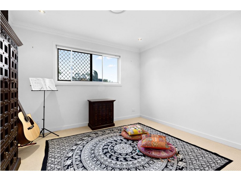 24 Friend Street, Wakerley QLD 4154