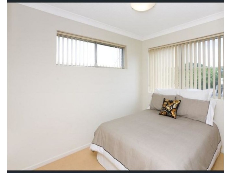 1/68 Pembroke Street, Coorparoo QLD 4151