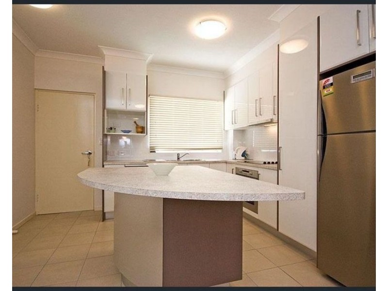 2/298 Cavendish Rd, Coorparoo QLD 4151
