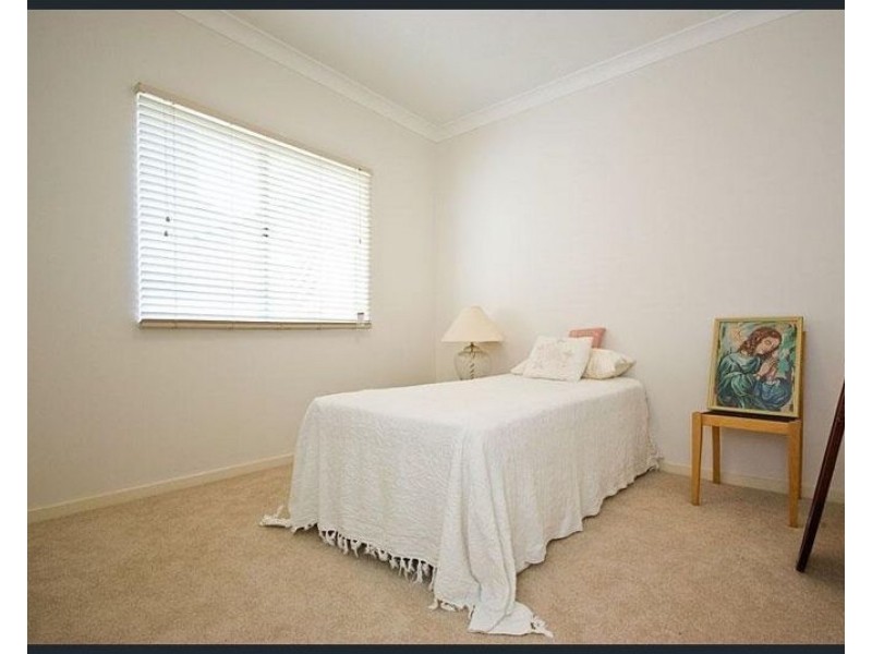 2/298 Cavendish Rd, Coorparoo QLD 4151