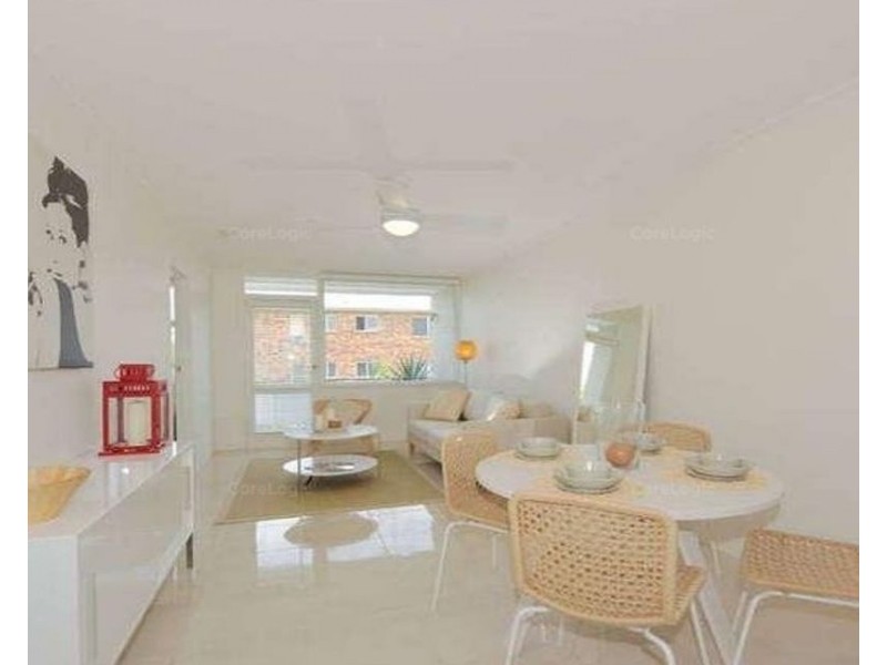 2/241 Cavendish Road, Coorparoo QLD 4151