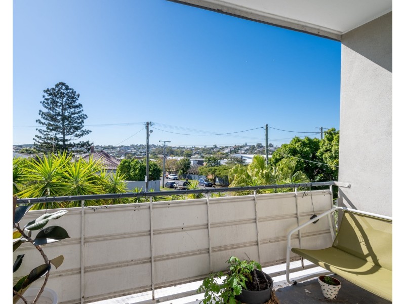 4/241 Cavendish Road, Coorparoo QLD 4151