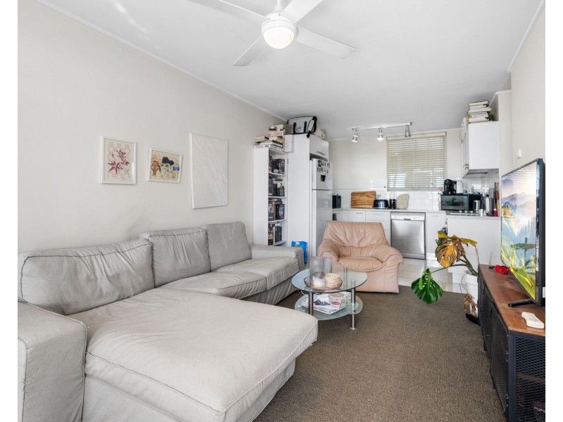 4/241 Cavendish Road, Coorparoo QLD 4151