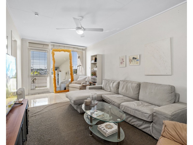 4/241 Cavendish Road, Coorparoo QLD 4151