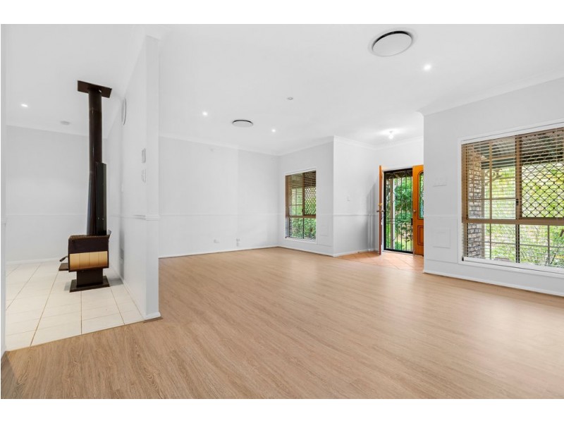 8 Tangadee Court, Shailer Park QLD 4128