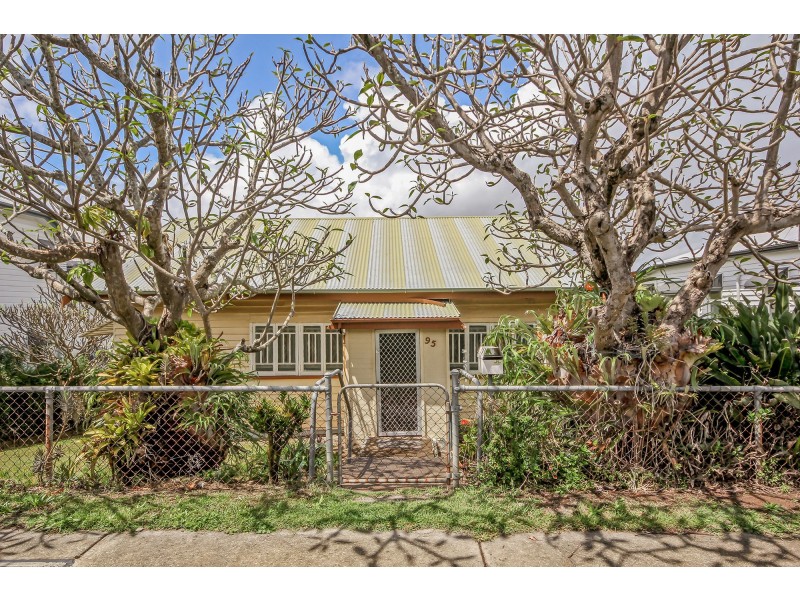 95 Railway Parade, Norman Park QLD 4170