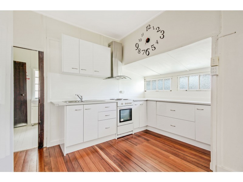 95 Railway Parade, Norman Park QLD 4170
